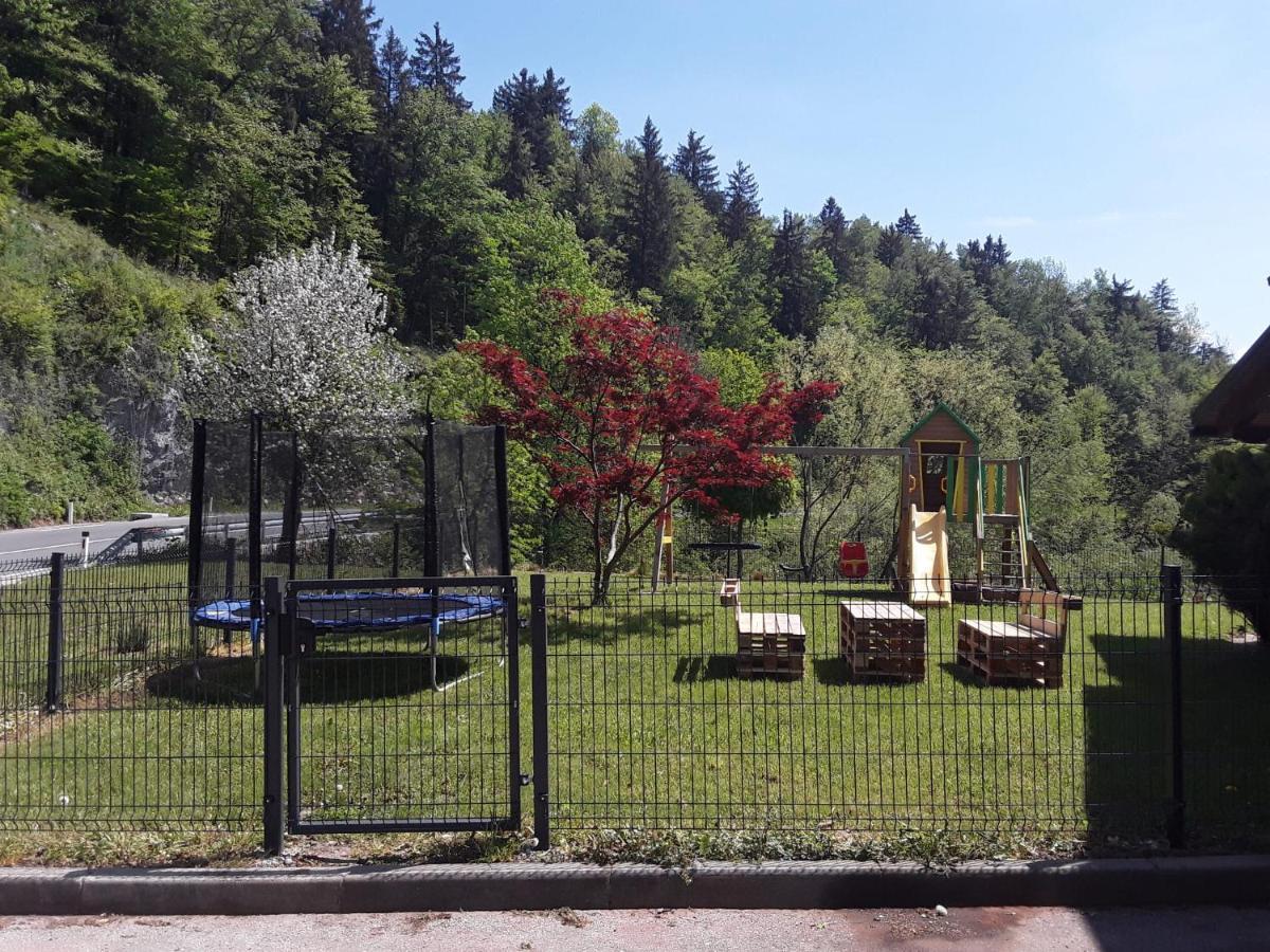 Apartmaji Tisa In Zana Rovte Exterior foto