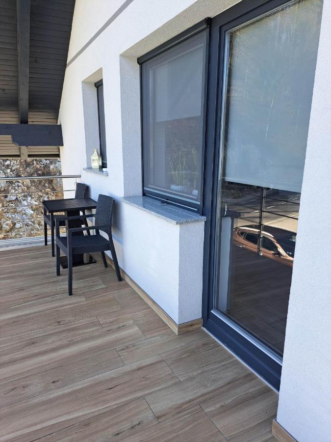 Apartmaji Tisa In Zana Rovte Exterior foto